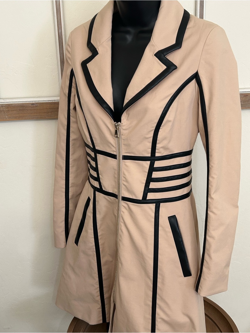 Bebe XS Beige Black Faux Leather Trim Fitted Trench Coat Zip Jacket - Picture 3 of 4